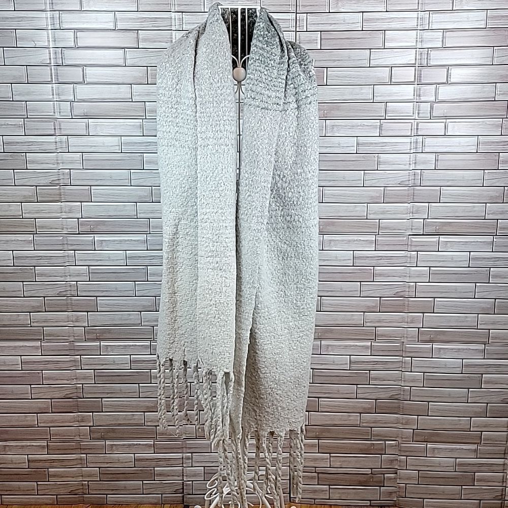 Unbranded winter scarf One Size